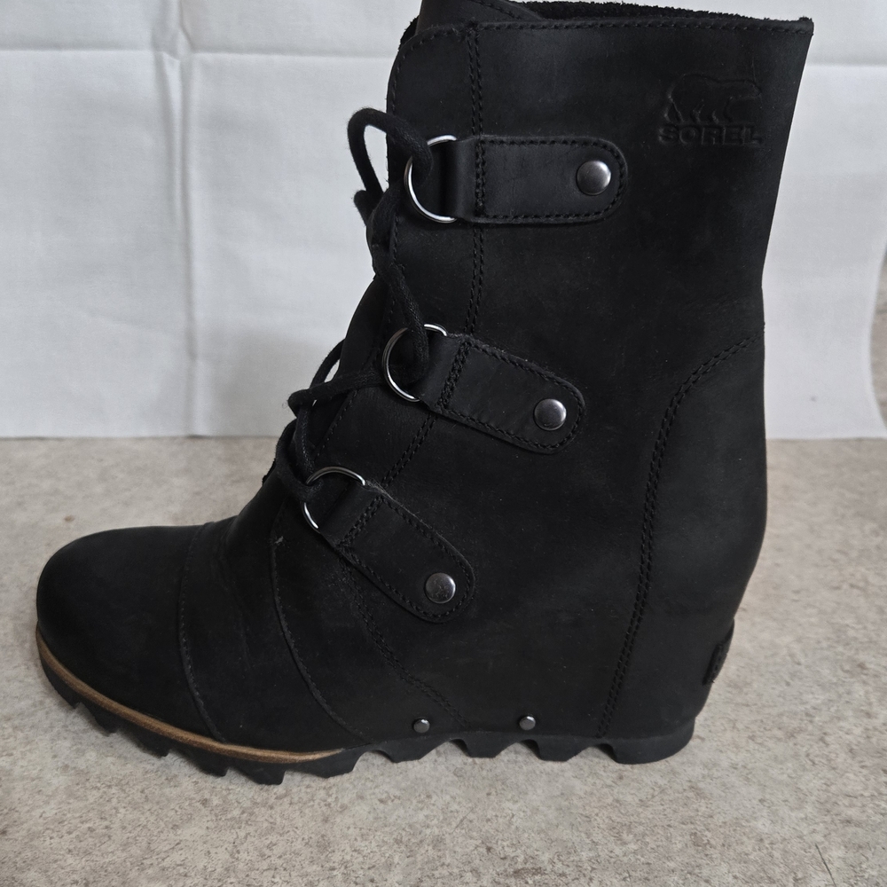 Sorel Black Lace-Up Women's Boots - Picture 9 of 12